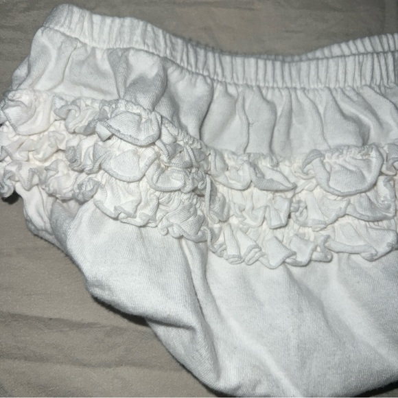 BURT’S BEES White Ruffle Bloomers Baby Size 18 Months. - Picture 2 of 5